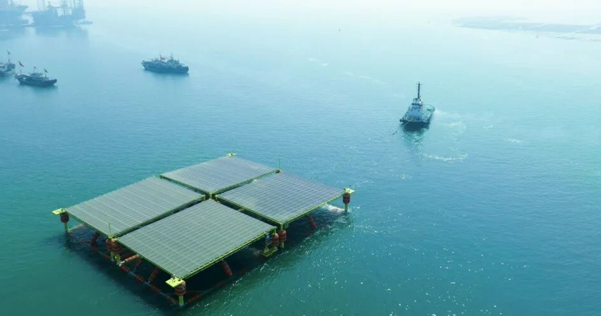 China's First Semi-Submersible Offshore Solar Power Platform Delivered