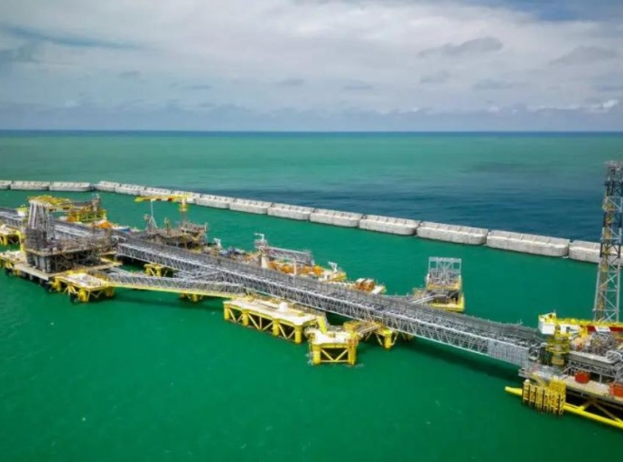 Allseas Awarded Pipelay Works for bp’s Greater Tortue Ahmeyim Gas Project