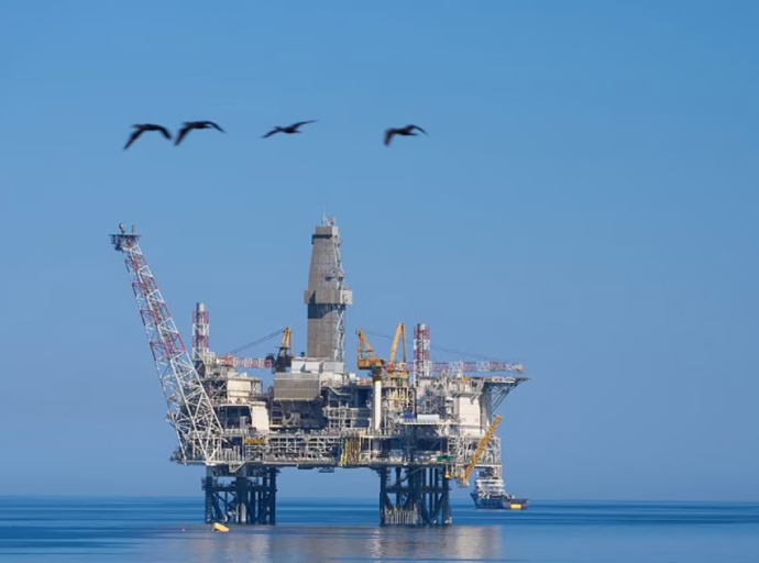  bp Starts Oil Production from Major New Platform in the Caspian Sea