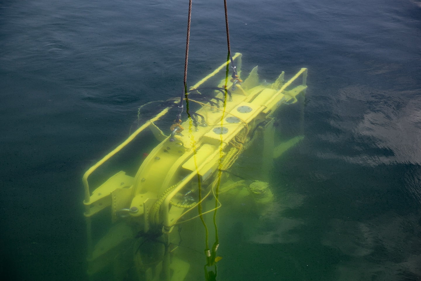 2 Decom Engineerings C1 24 chopsaw being tested on a ROVCON connector at the National Hyperbaric Centre Aberdeen