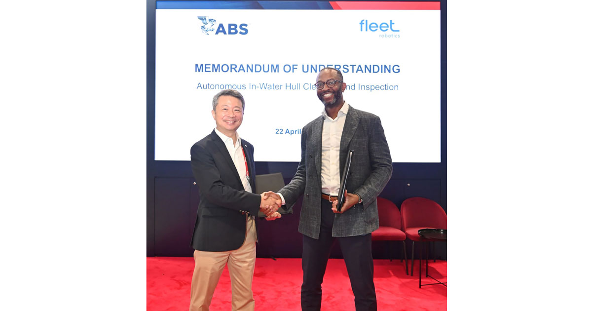 (L to R): Dr. Gu Hai, ABS Vice President, Technology, with Sidney McLaurin, CEO & Co-Founder of Fleet Robotics, at Singapore Maritime Week.