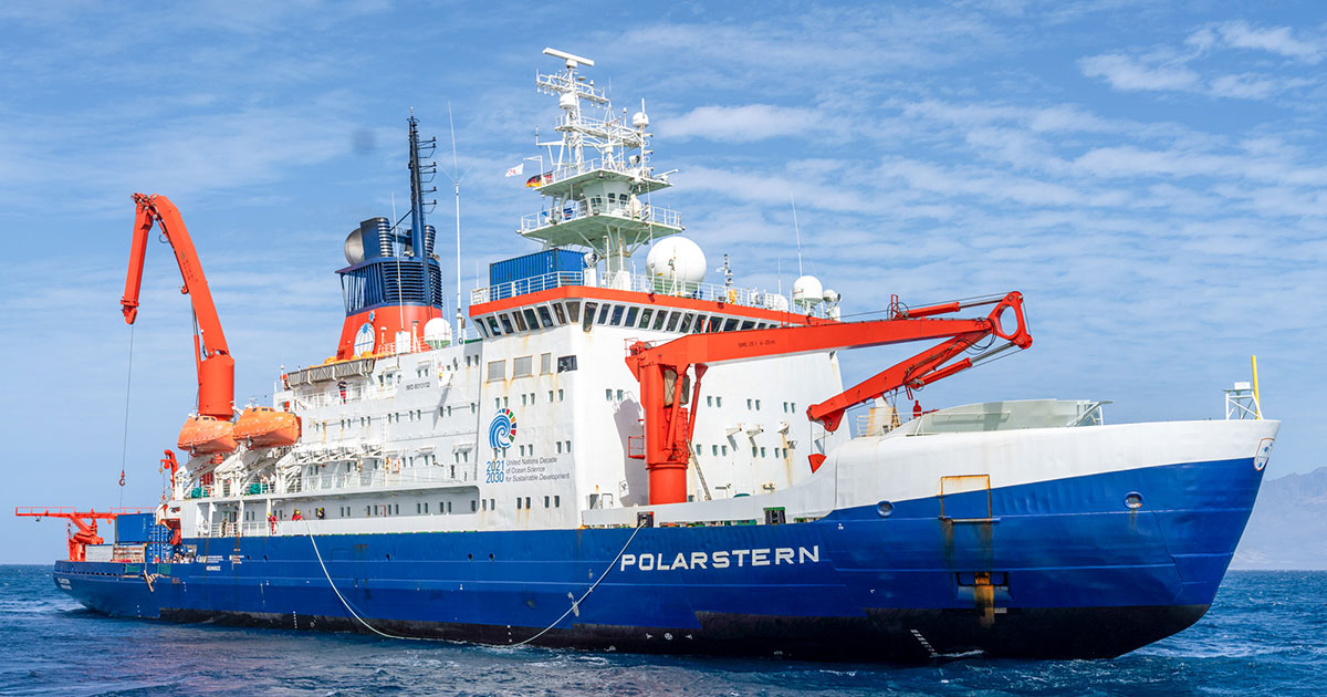 The research vessel POLARSTERN is once again becoming a ‘floating university’: 14 students in the West African Master’s program ‘Climate Change and Marine Sciences’ are setting sail on a two-week training expedition.