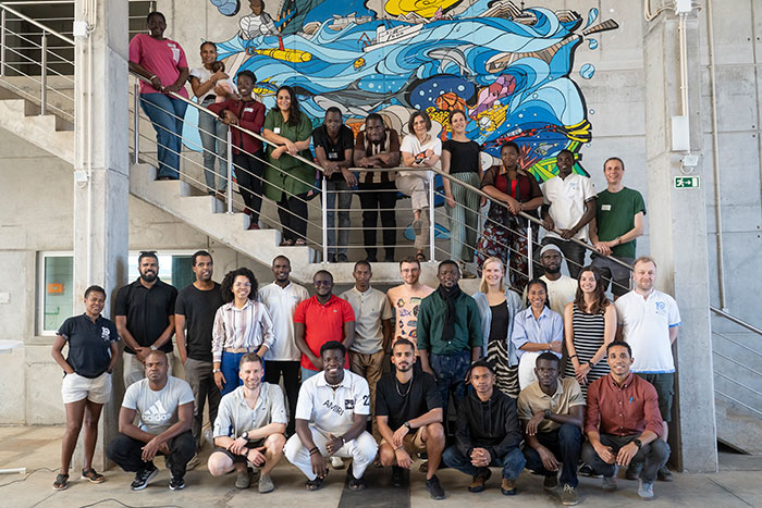Experienced researchers and students are using a voyage on the POLARSTERN to complete the practical shipboard component of the Cape Verdean Master’s program. 