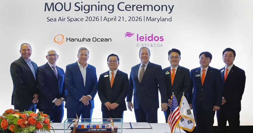Hanwha Ocean and Leidos teams gather to mark collaboration.