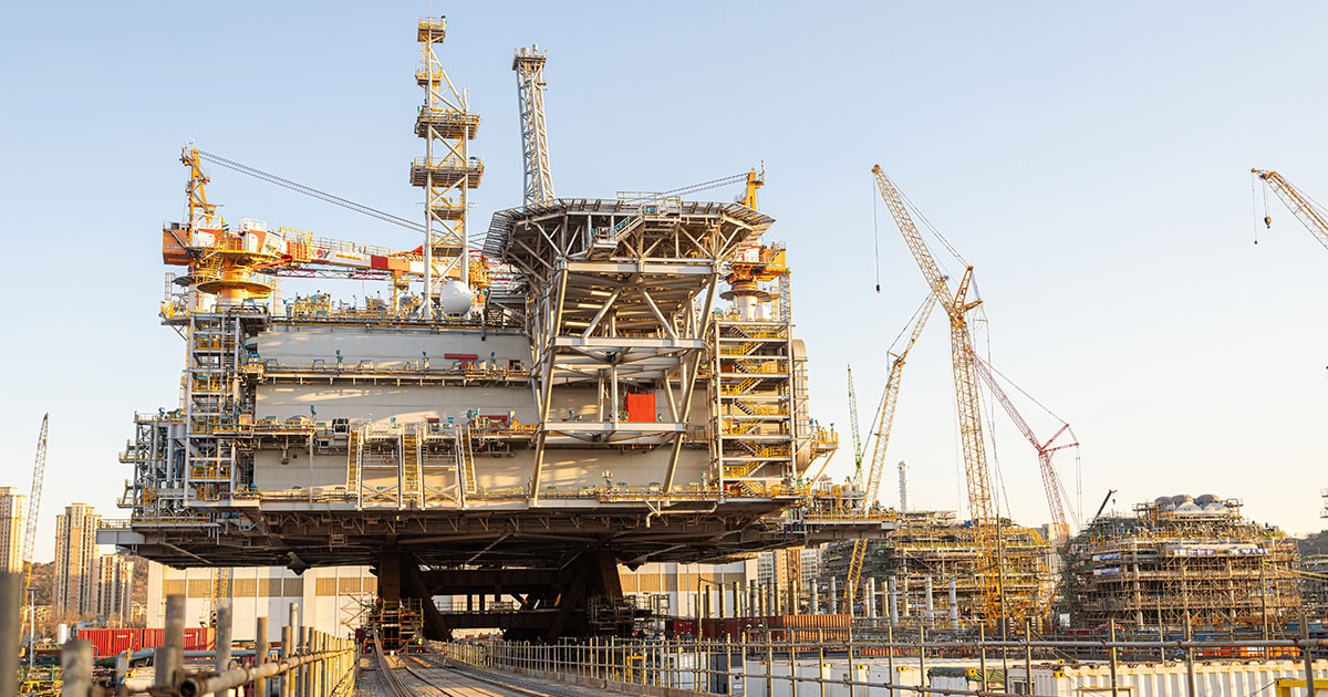 Mammoet Streamlines Topsides Load-Out with Mega Jack and Weighing Solution
