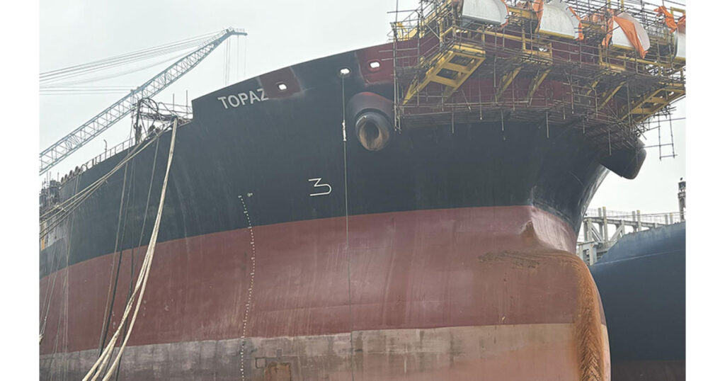 Test application of Steelpaint’s Stelpant to the chain deck of the FSO Topaz.