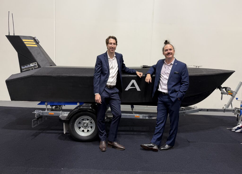 Hyperion CEO Joshua Wigley and Greenroom COO Harry Hubbert with ASTRA 3D printed vessel. 