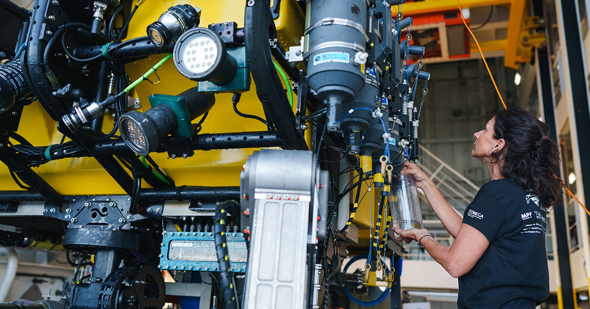 Dr. Silvina Botta (Universidade Federal do Rio Grande in Brazil) retrieves water samples from ROV SuBastian for stable isotope analysis—a chemical way to study how carbon moves through the ocean.