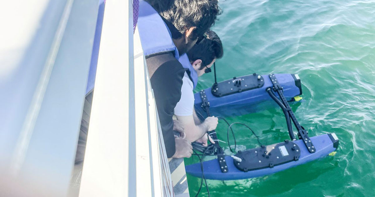 Underwater multi-robot coordination.