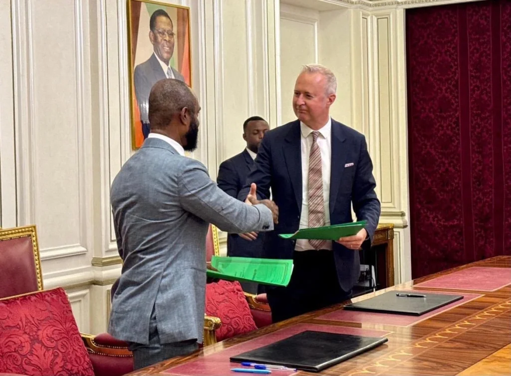 His Excellency Antonio Oburu Ondo with Rob Holden, VP Multi-Client Africa, Mediterranean, Middle East.