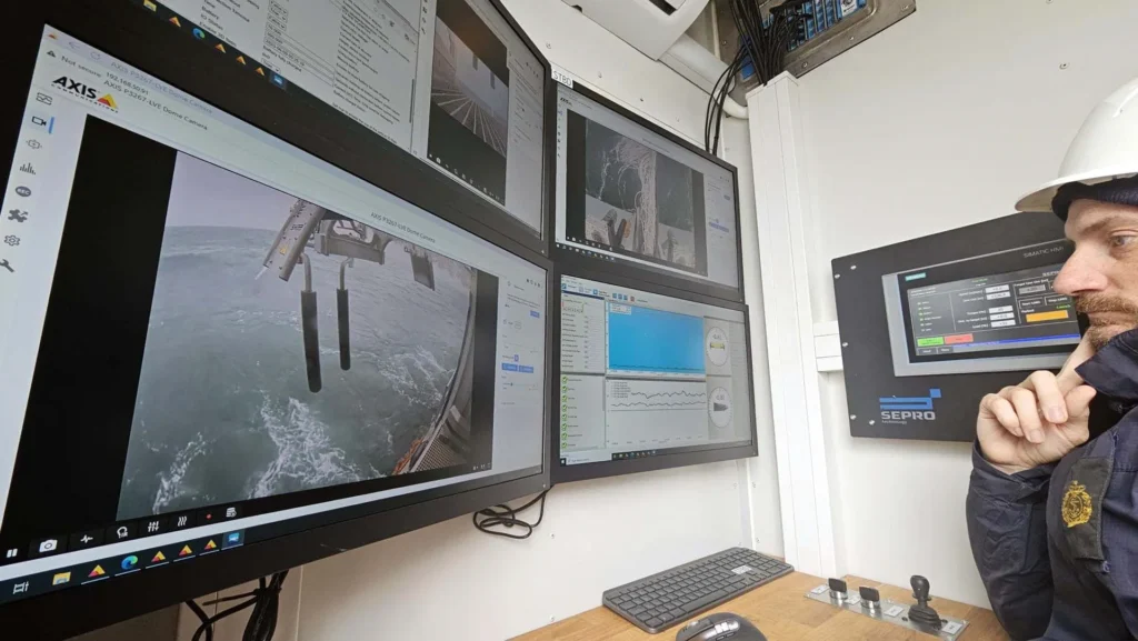 CPO Henderson monitors Scanfish's launch.