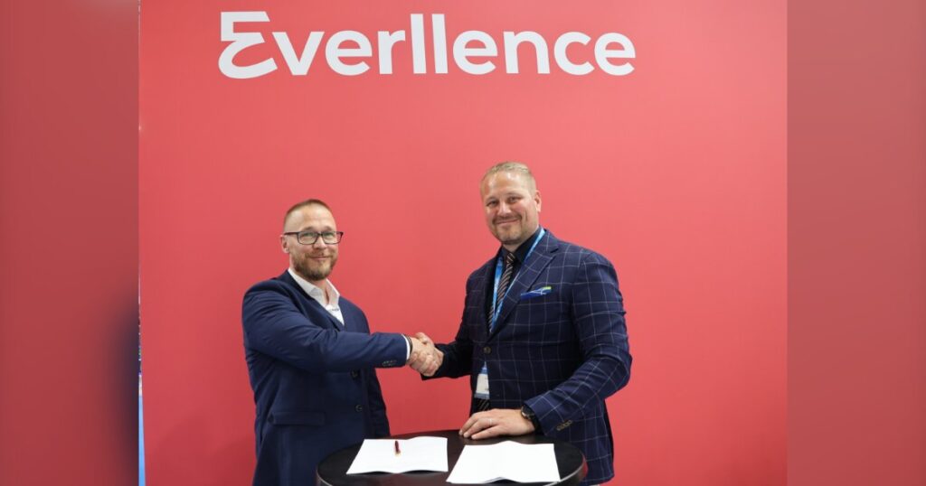 The MoU was signed during Posidonia 2026 in Athens by Henri Kinnunen, CEO of WE Tech Solutions, and Thomas Andreassen, Global Business Development Manager at Everllence PrimeServ Omnicare.