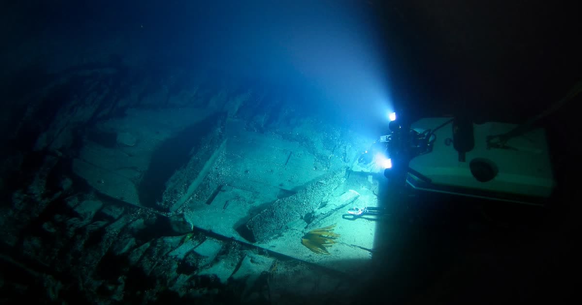The ROV surveys the wreck.