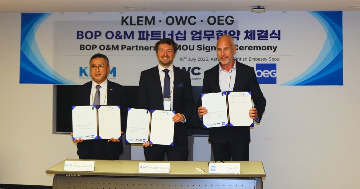 Pictured from L to R: Boo Jeonghwan - CEO of KLEM, William Cleverly - CEO of OWC, and David Carr, Chief Commercial Officer at OEG.