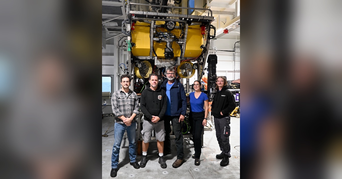 During the recent expedition to Octopus Garden, MBARI’s marine operations team logged the 1,500th dive for ROV Doc Ricketts. (Credit: MBARI)