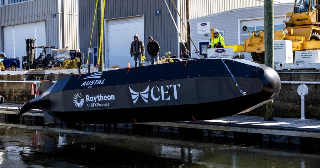 HADALUS, a 34-foot long-endurance UUV. (Credit: Raytheon)
