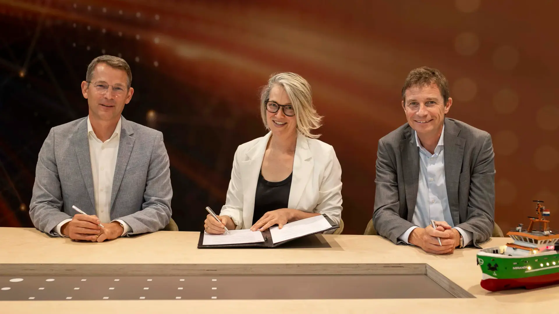 From left to right: Maarten Abbenhuis (COO TenneT), Dieuwertje Smallenburg (CEO Deep BV), Dieuwert Inia (CFO TenneT). (Image credit: Deep)