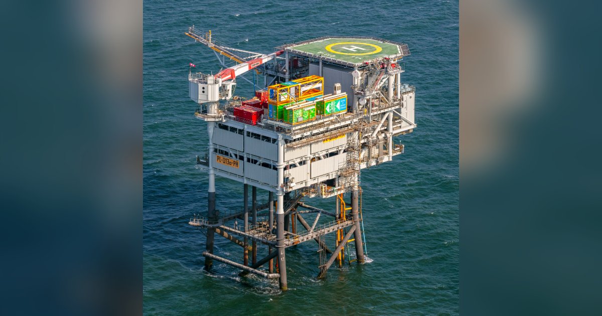The Q13a-A platform off the coast of Scheveningen, where the PosHYdon pilot is demonstrating that green hydrogen can be produced while natural gas production continues. (Credit: The Hague & Partners)