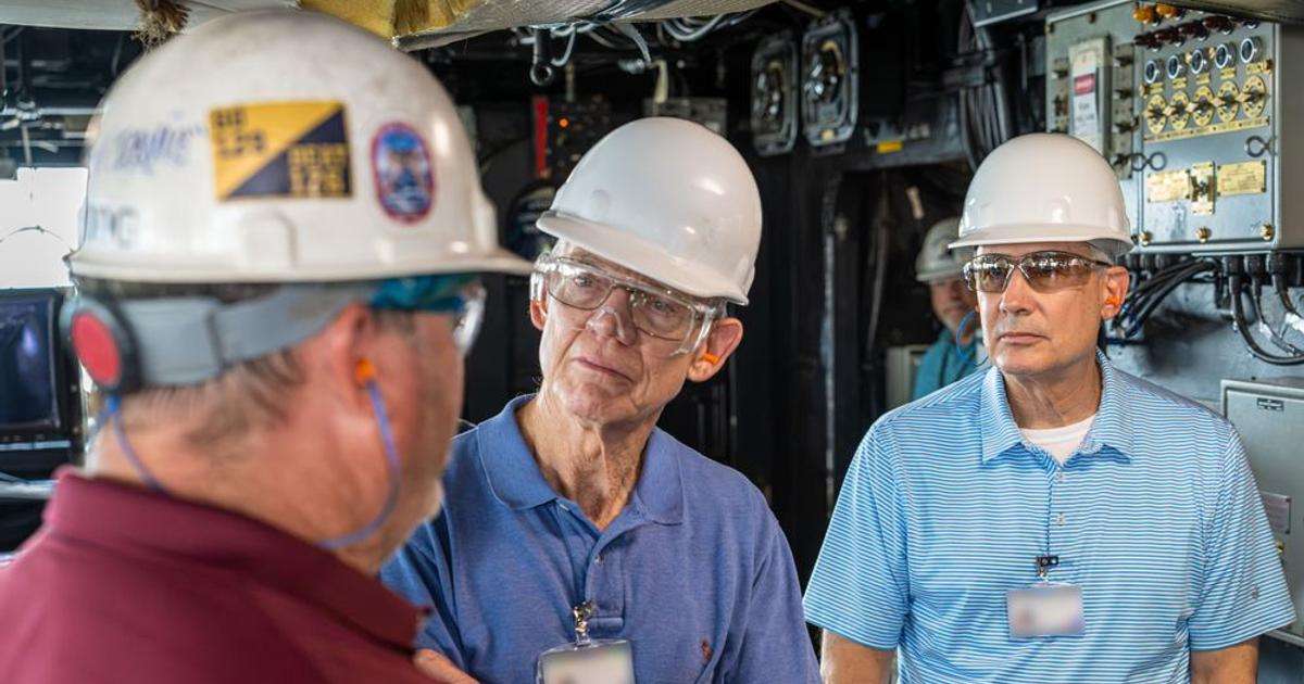Members of the National Commission on the Future of the Navy tour the Arleigh Burke class destroyer Jeremiah Denton (DDG 129) at HII’s Ingalls Shipbuilding division on Sept. 24 in Pascagoula, Miss. Commissioners Arthur H. “Trip” Barber III, left, and Mitchell Waldman, right, speak with Ingalls leadership as part of the commission’s nationwide review to develop recommendations for strengthening American seapower. (Credit: HII)