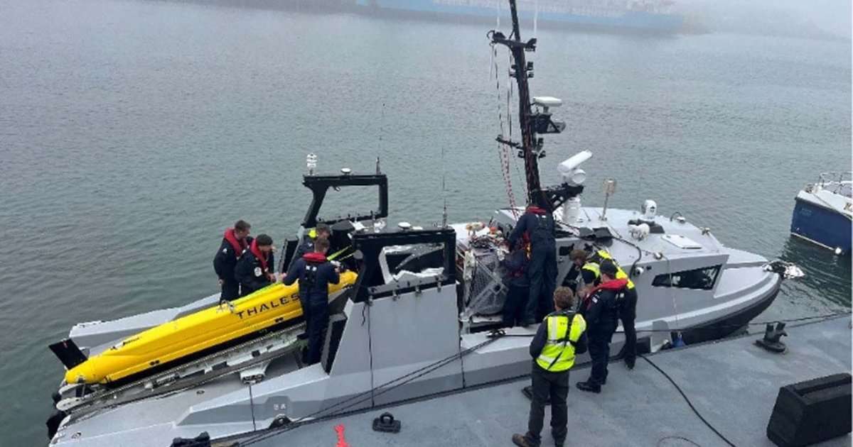 Thales MMCM System and Zulu Unit 1 ZU1 staff (Image credit: Royal Navy)