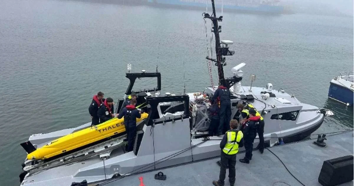 Thales MMCM System and Zulu Unit 1 ZU1 staff (Image credit: Royal Navy)