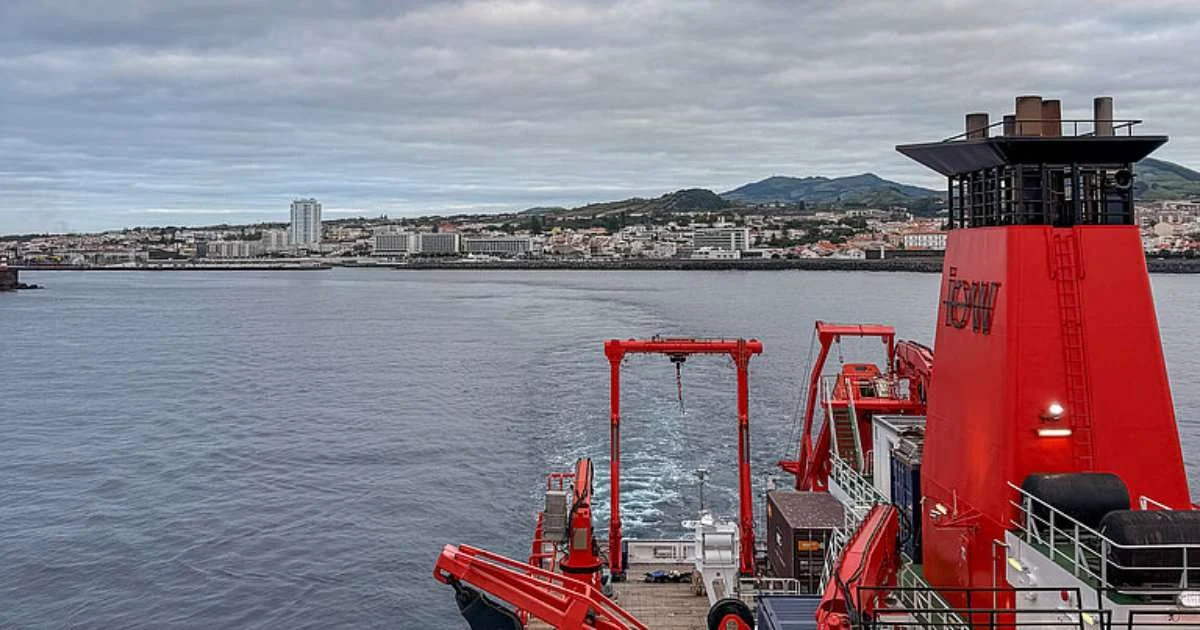 At the weekend, an international research team led by GEOMAR Helmholtz Centre for Ocean Research Kiel set sail from Ponta Delgada (Portugal) on the research vessel MARIA S. MERIAN, heading for the Cape Verde Islands. The aim of the MSM147 expedition is to investigate the ‘ladder of vertical migration’, a phenomenon that has been scarcely studied to date. (Image credit: Paula Ehlebracht, GEOMAR)