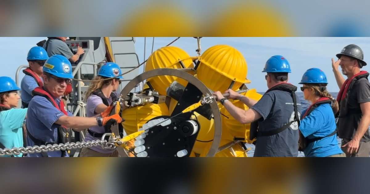 Scientists from the MBL's Oceanic Flux Program do fieldwork on a ship. (Image credit: Oceanic Flux Program)