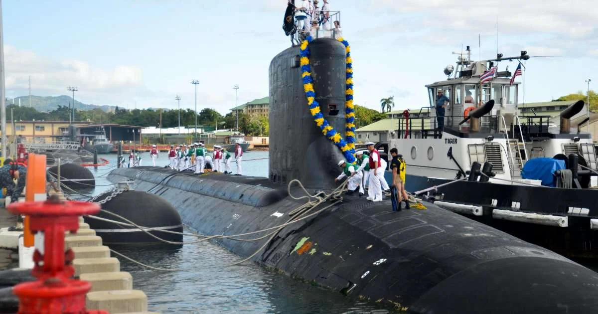 After completing a deployment, the Virginia-class attack submarine USS Hawaii returns to Joint Base Pearl Harbor-Hickam in Hawaii, March 10, 2015. The future USS Illinois is also a Virginia-class submarine. (Image credit: Petty Officer 1st Class Jason Swink, US Navy)