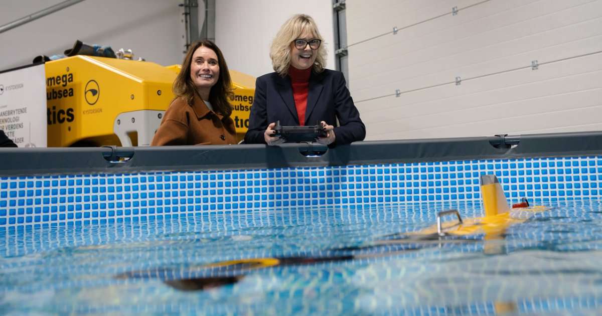 Hege Skryseth (left), Executive Vice President for Technology, Digitalisation and Innovation in Equinor, and Eileen Fugelsnes, Minister of Research and Higher Education. (Credit: Torstein Lund Eik/Equinor)