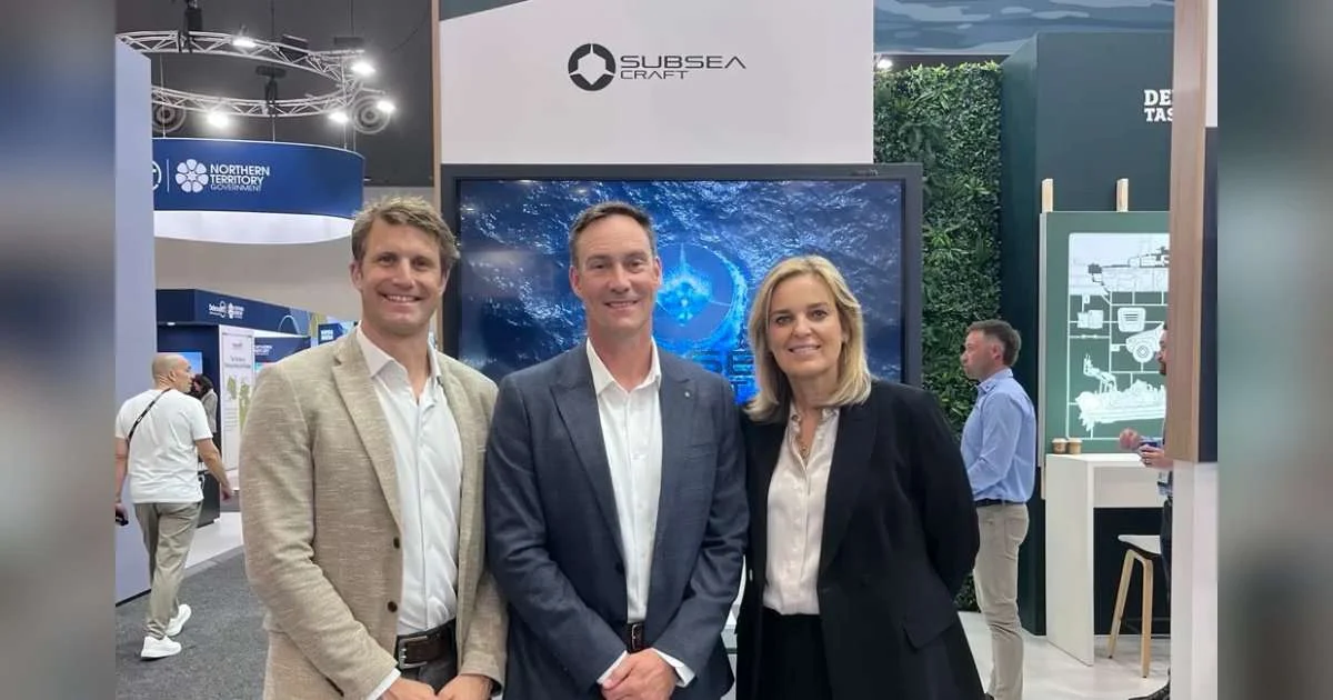 Chris White (center) with SubSea Craft CEI Camilla Martin. (Credit: SubSea Craft)